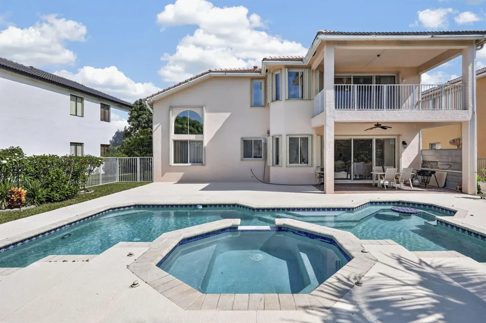 120 ISOLA CIRCLE Royal Palm Beach, FL 33411