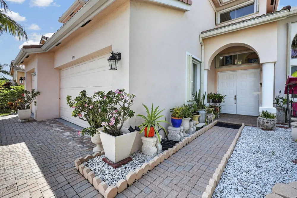 120 ISOLA CIRCLE Royal Palm Beach, FL 33411