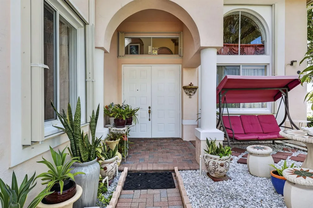 120 ISOLA CIRCLE Royal Palm Beach, FL 33411