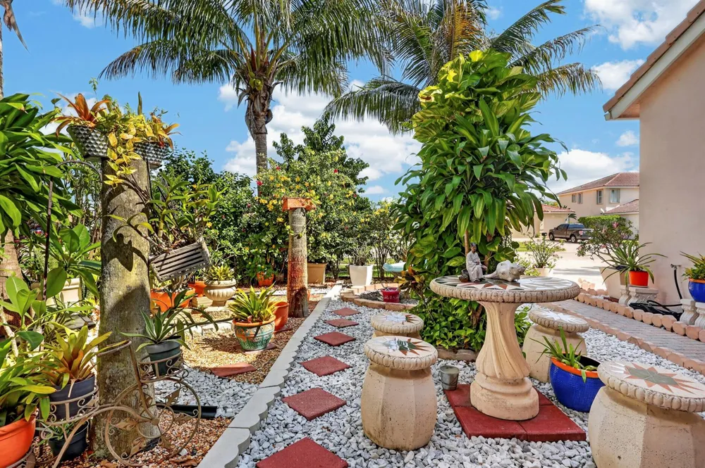 120 ISOLA CIRCLE Royal Palm Beach, FL 33411
