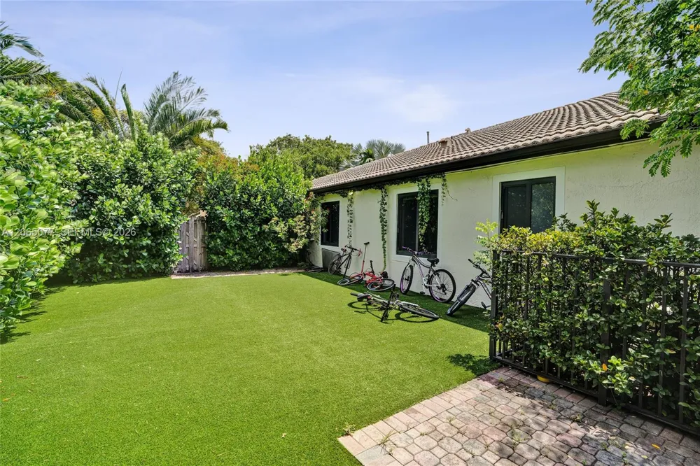 14298 NW 23rd St Pembroke Pines, FL 33028