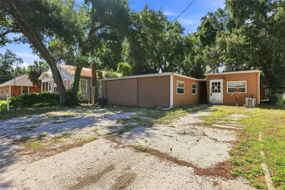 1672 10TH STREET Sarasota, FL 34236