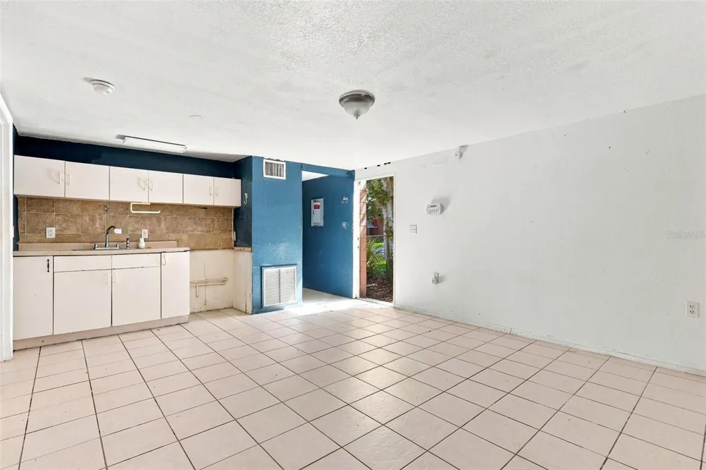 1672 10TH STREET Sarasota, FL 34236