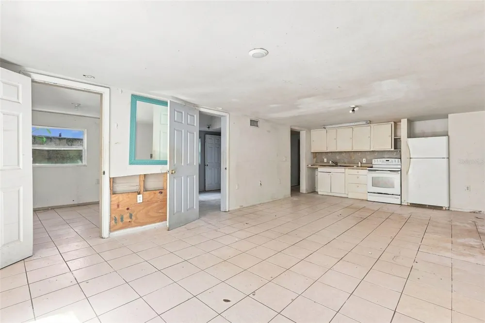 1672 10TH STREET Sarasota, FL 34236