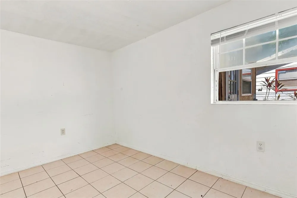 1672 10TH STREET Sarasota, FL 34236