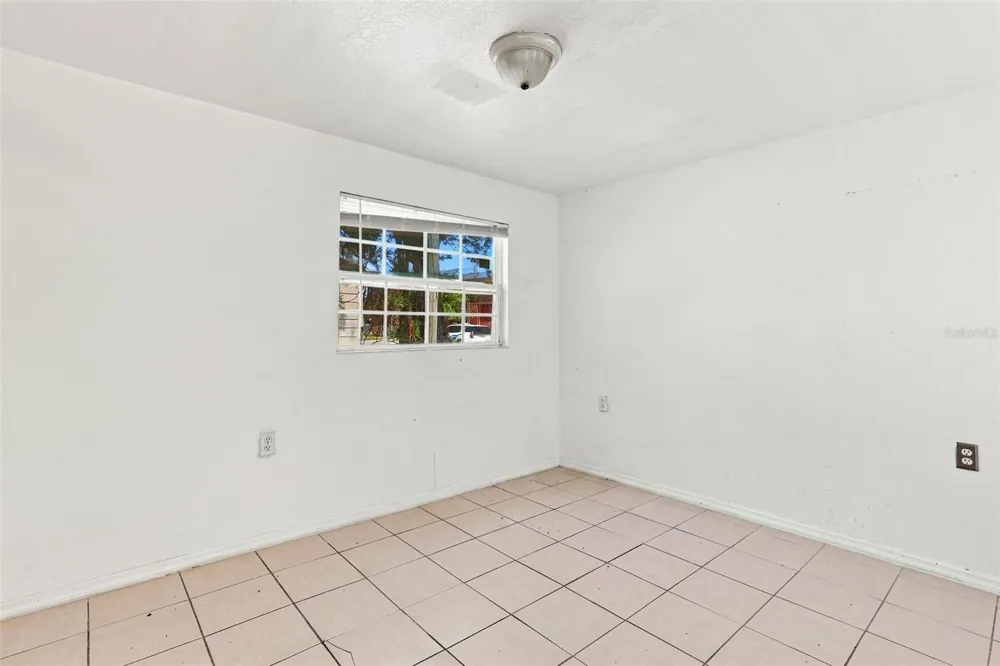 1672 10TH STREET Sarasota, FL 34236
