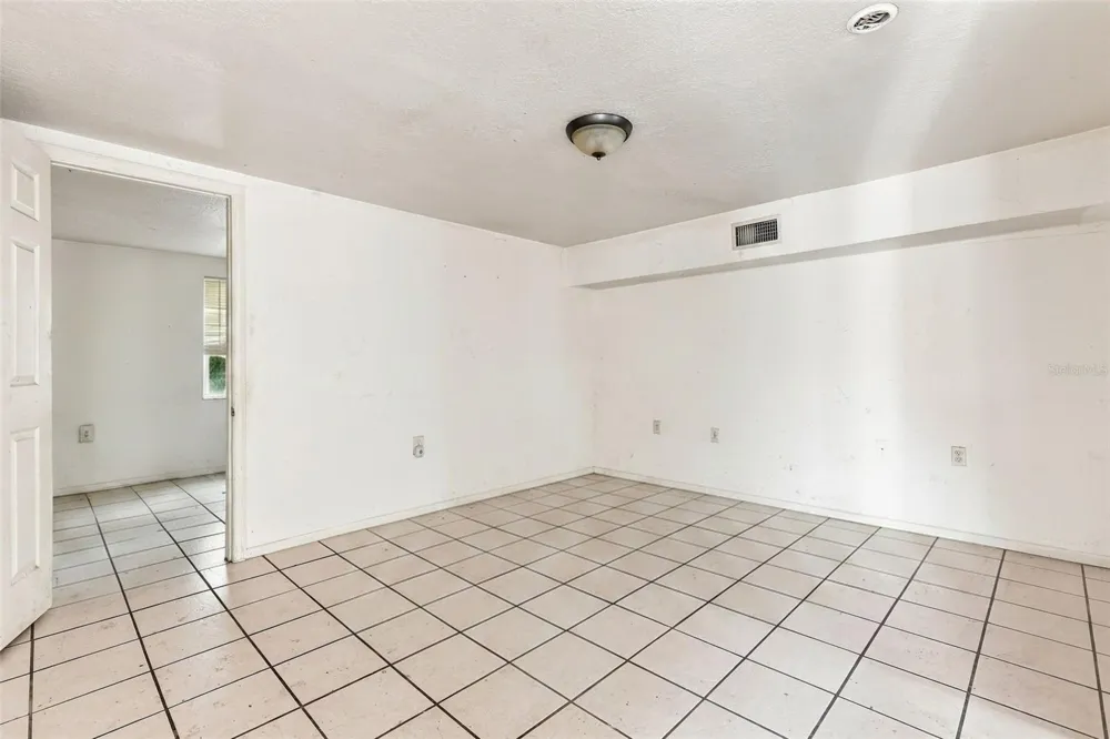 1672 10TH STREET Sarasota, FL 34236