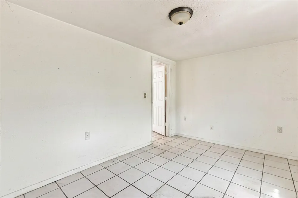 1672 10TH STREET Sarasota, FL 34236