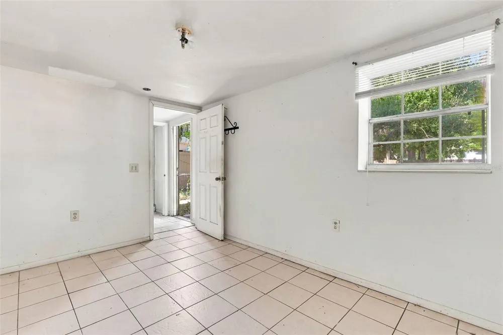 1672 10TH STREET Sarasota, FL 34236