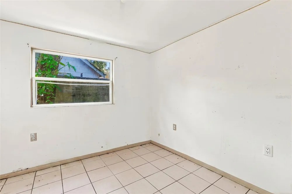 1672 10TH STREET Sarasota, FL 34236