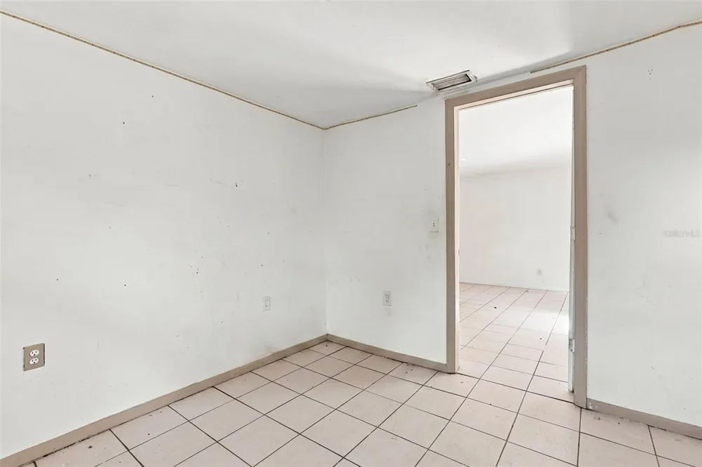 1672 10TH STREET Sarasota, FL 34236
