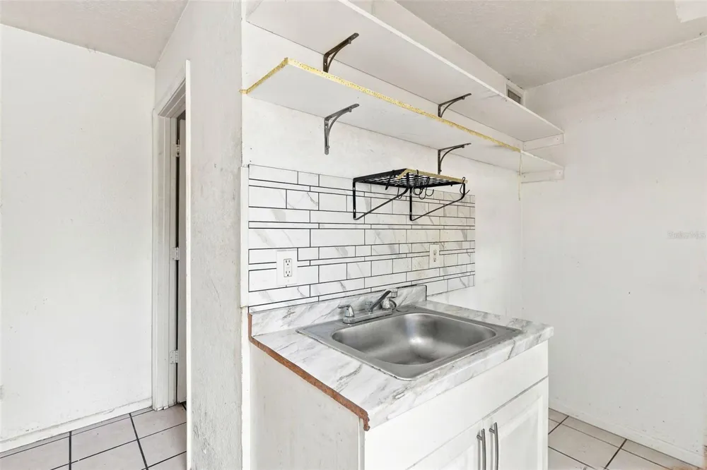 1672 10TH STREET Sarasota, FL 34236