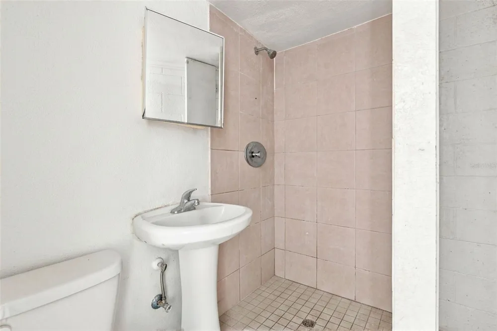 1672 10TH STREET Sarasota, FL 34236