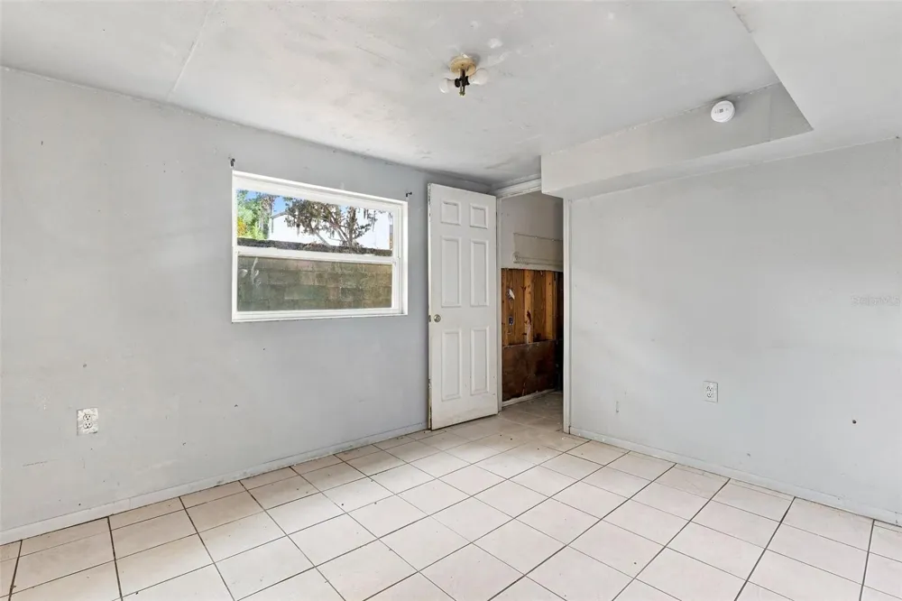 1672 10TH STREET Sarasota, FL 34236