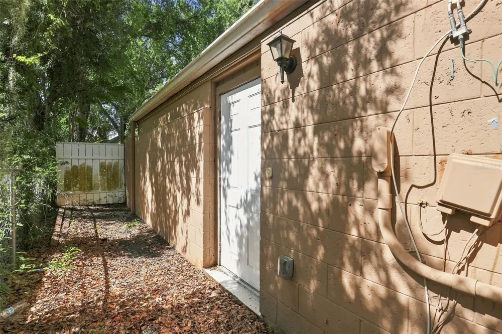 1672 10TH STREET Sarasota, FL 34236