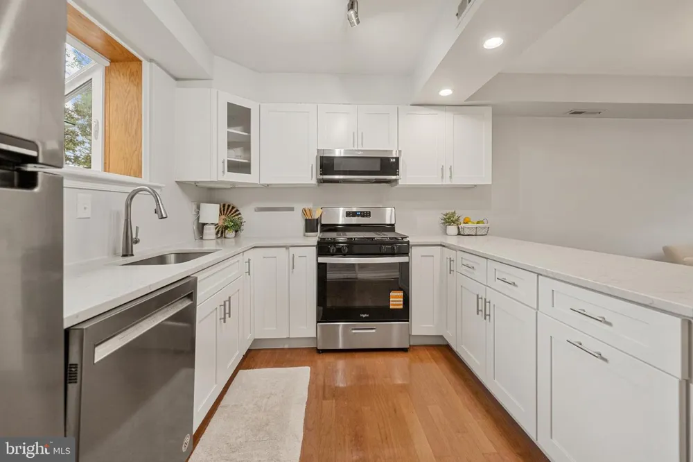 3825 KELLER AVENUE Alexandria, VA 22302