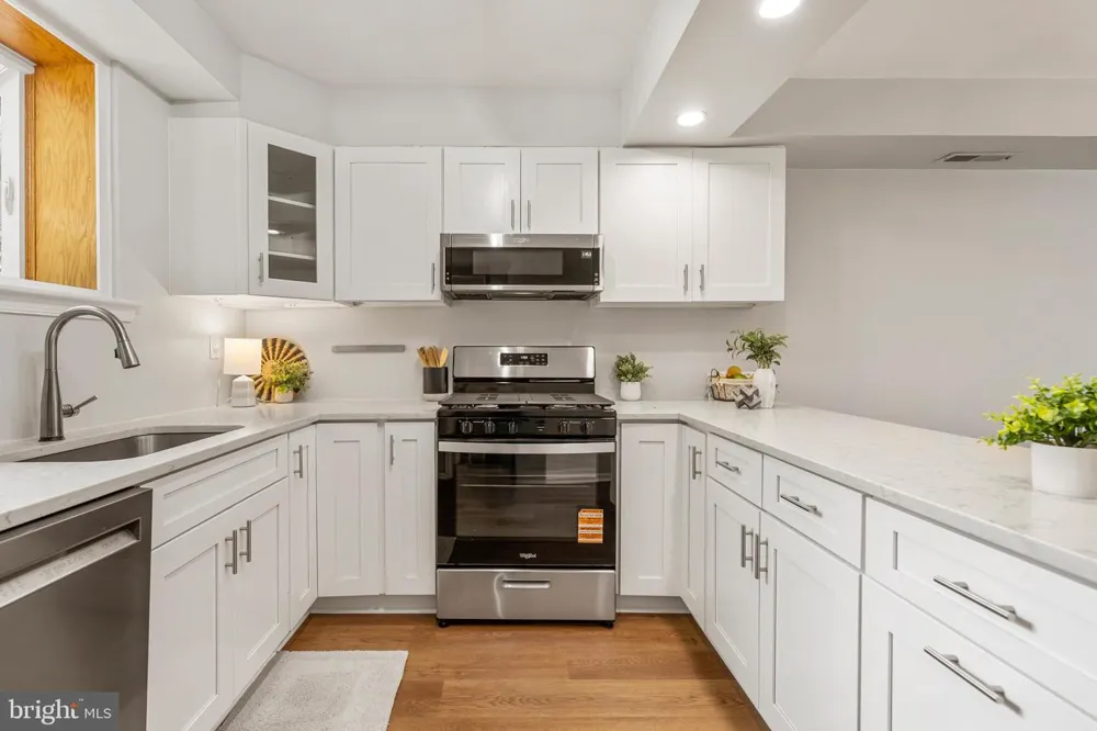 3825 KELLER AVENUE Alexandria, VA 22302