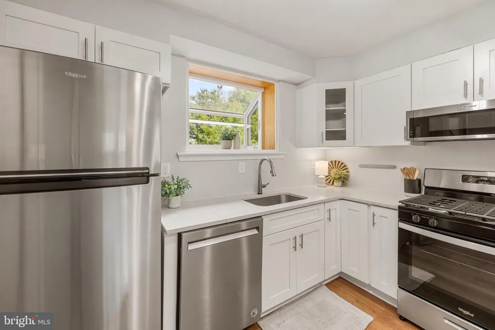 3825 KELLER AVENUE Alexandria, VA 22302