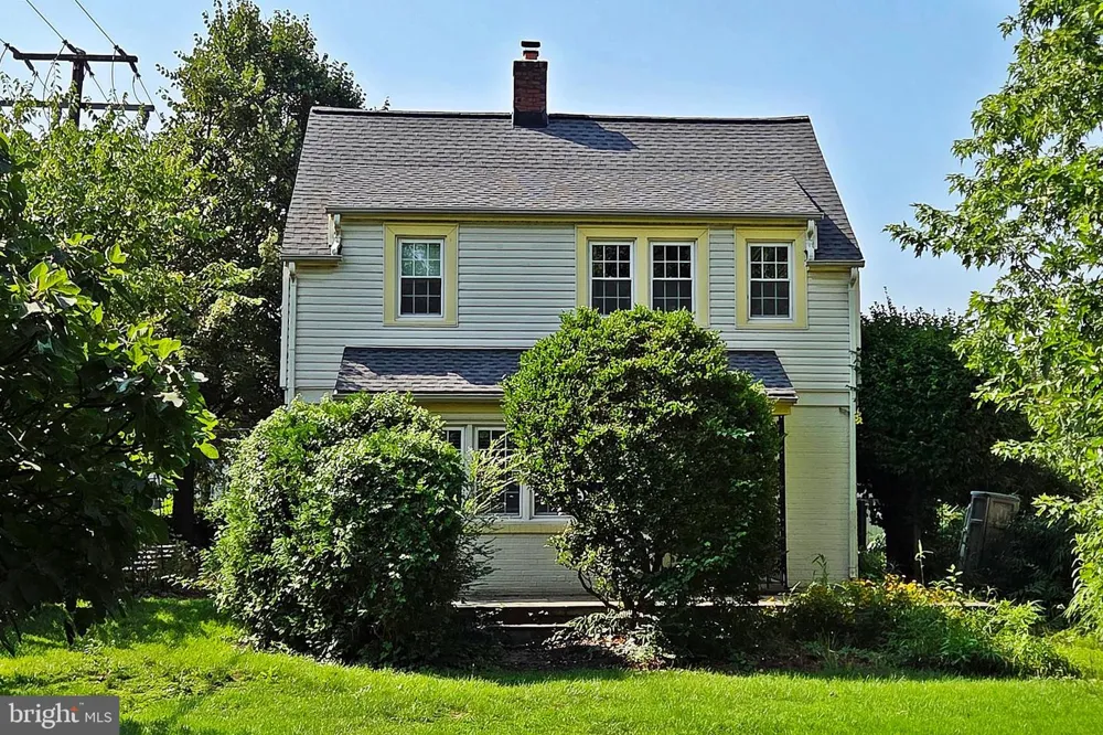1906 S IVES STREET Arlington, VA 22202