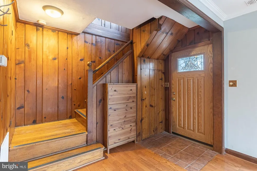 1906 S IVES STREET Arlington, VA 22202