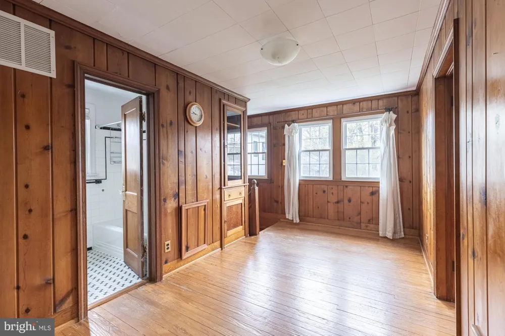 1906 S IVES STREET Arlington, VA 22202