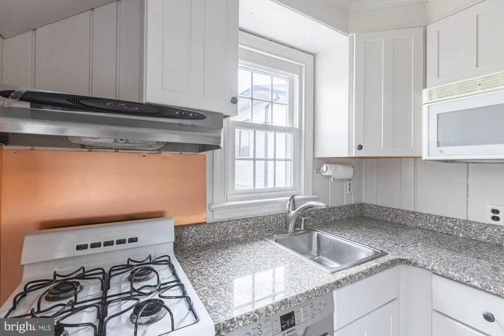 1906 S IVES STREET Arlington, VA 22202