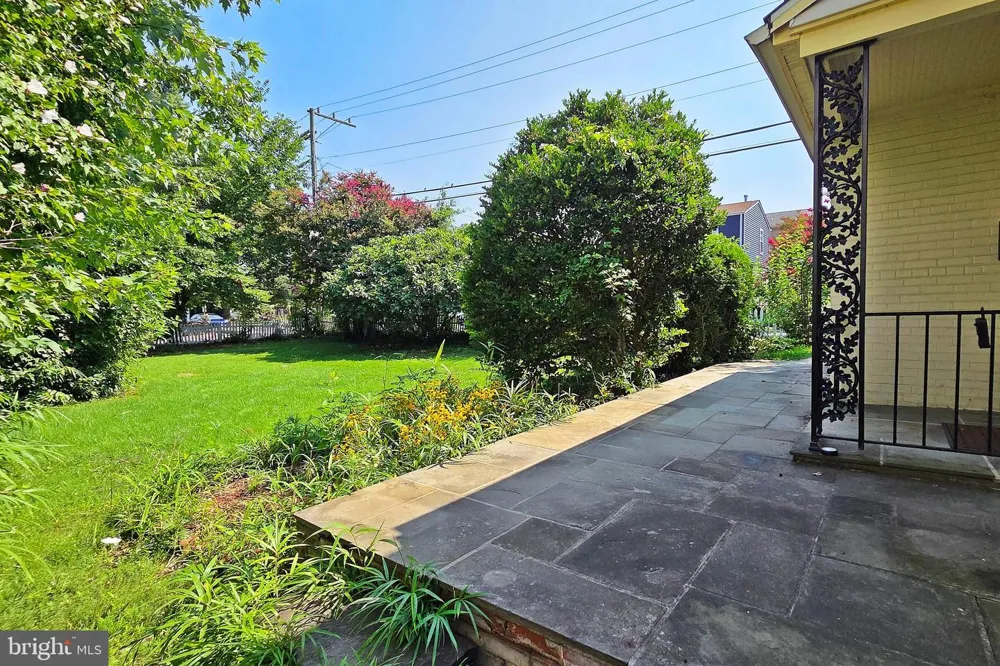 1906 S IVES STREET Arlington, VA 22202