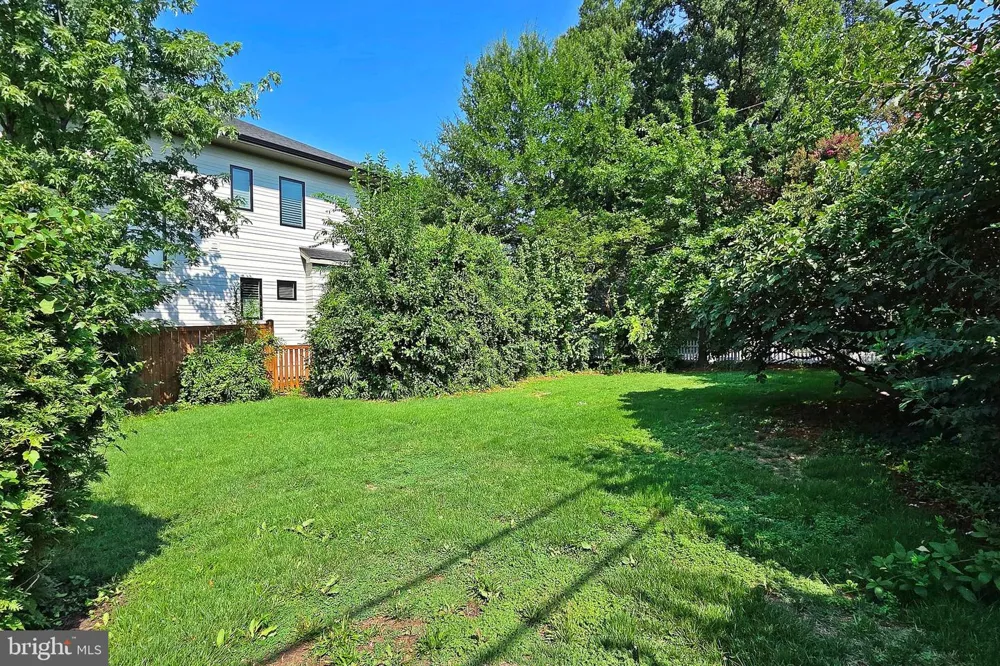 1906 S IVES STREET Arlington, VA 22202