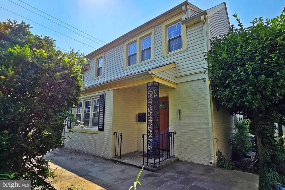 1906 S IVES STREET Arlington, VA 22202