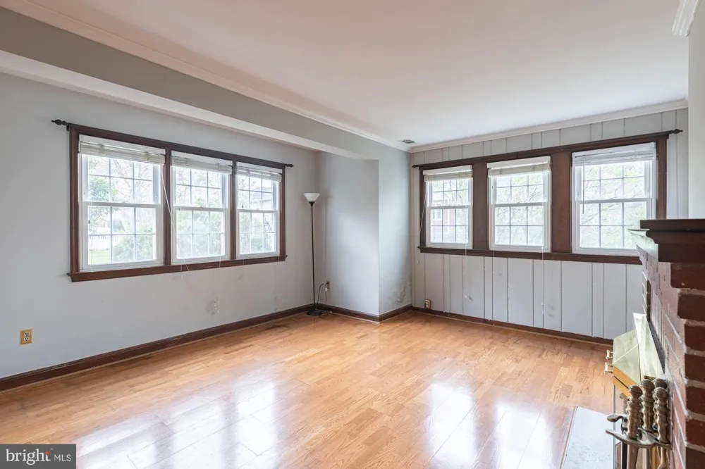 1906 S IVES STREET Arlington, VA 22202