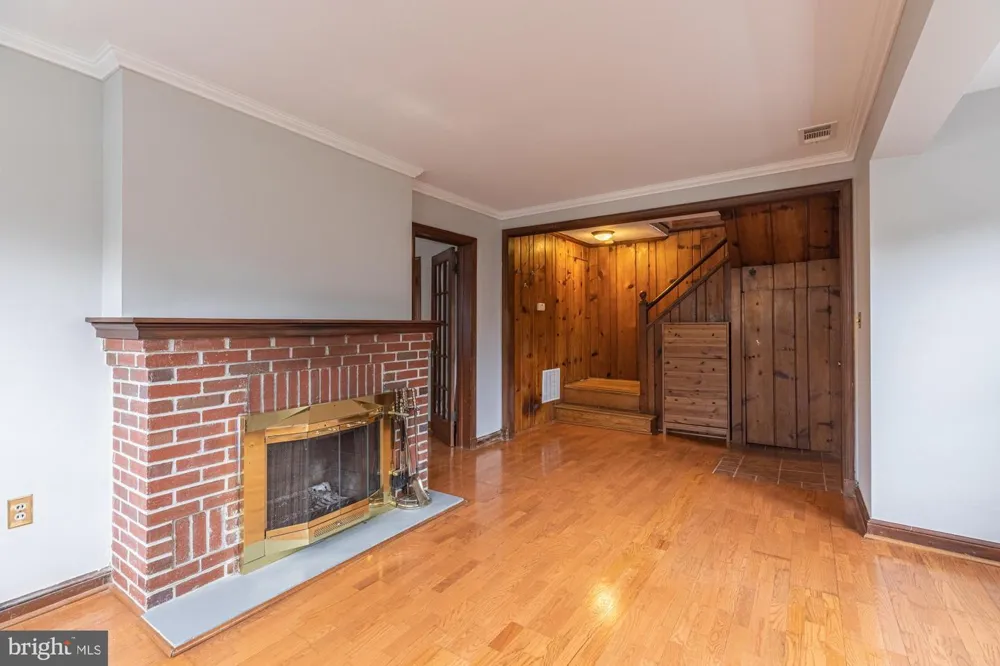 1906 S IVES STREET Arlington, VA 22202