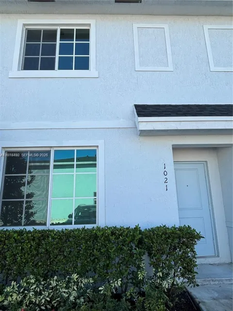 1021 NW 5th St