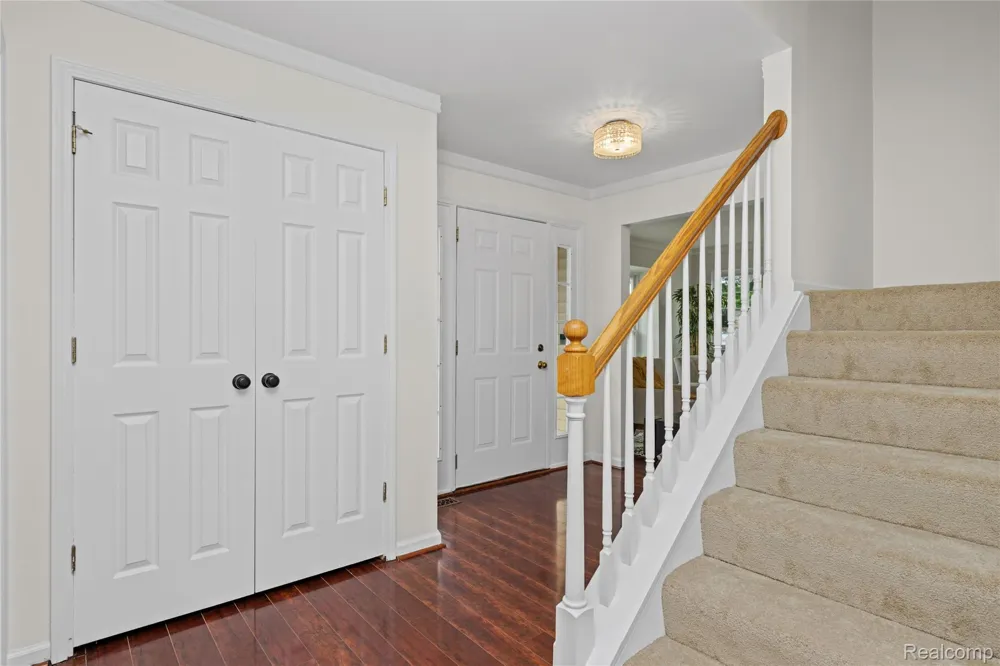 47197 Scarlet Drive S Novi City, MI 48374