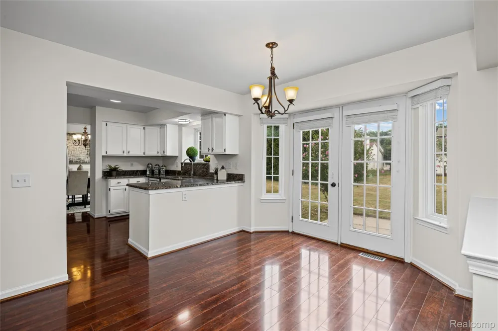 47197 Scarlet Drive S Novi City, MI 48374