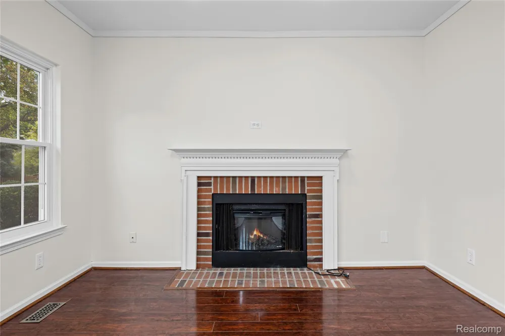 47197 Scarlet Drive S Novi City, MI 48374