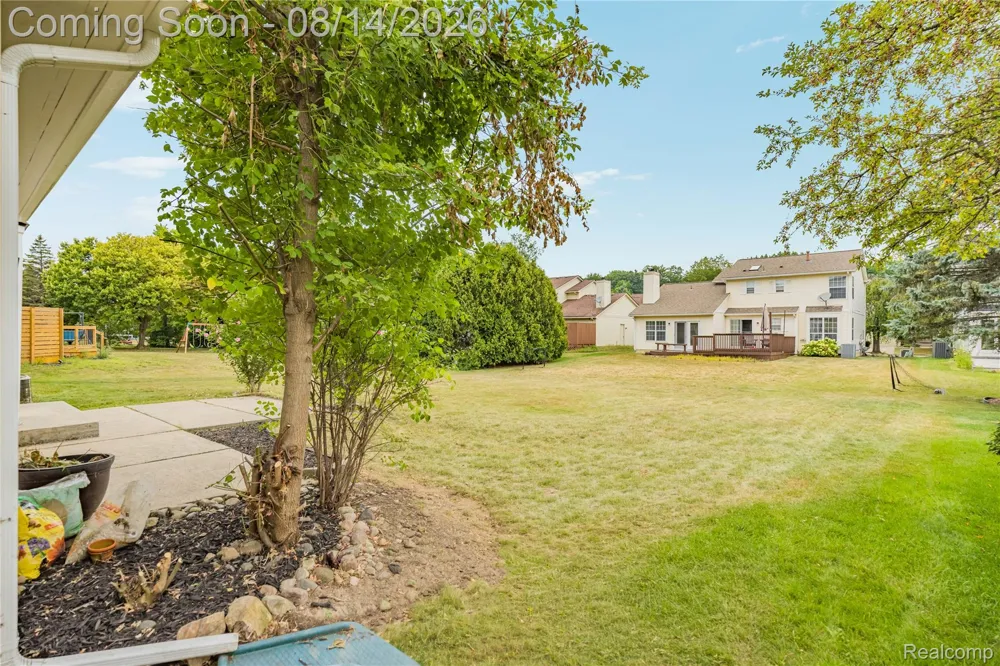 47197 Scarlet Drive S Novi City, MI 48374