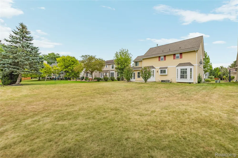 47197 Scarlet Drive S Novi City, MI 48374