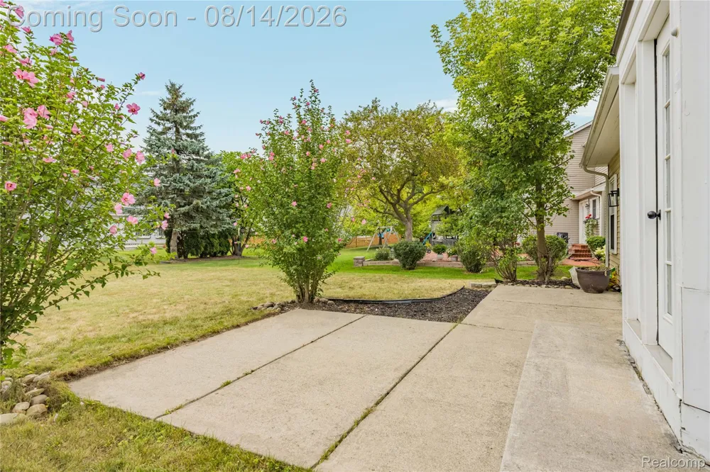 47197 Scarlet Drive S Novi City, MI 48374