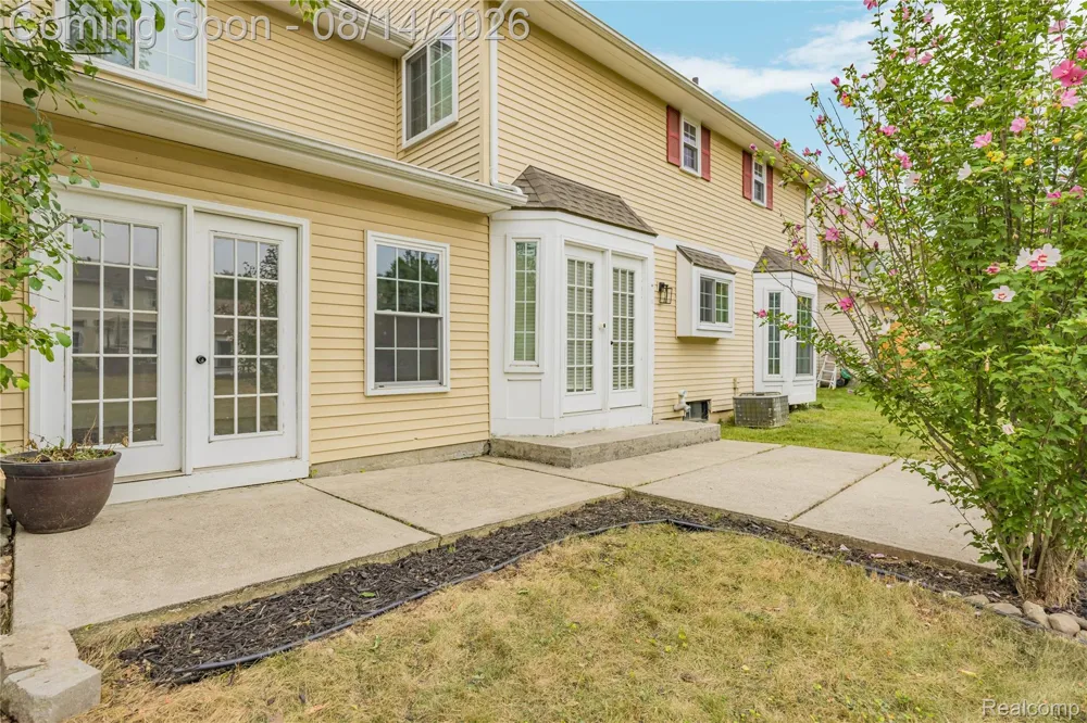 47197 Scarlet Drive S Novi City, MI 48374