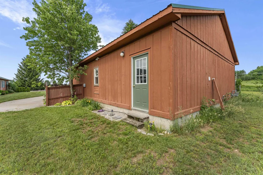 9390 S Lake Leelanau Drive Elmwood Charter Township, MI 49684