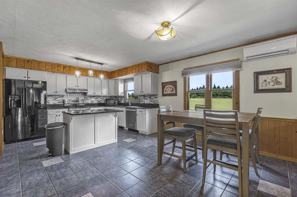 9390 S Lake Leelanau Drive Elmwood Charter Township, MI 49684