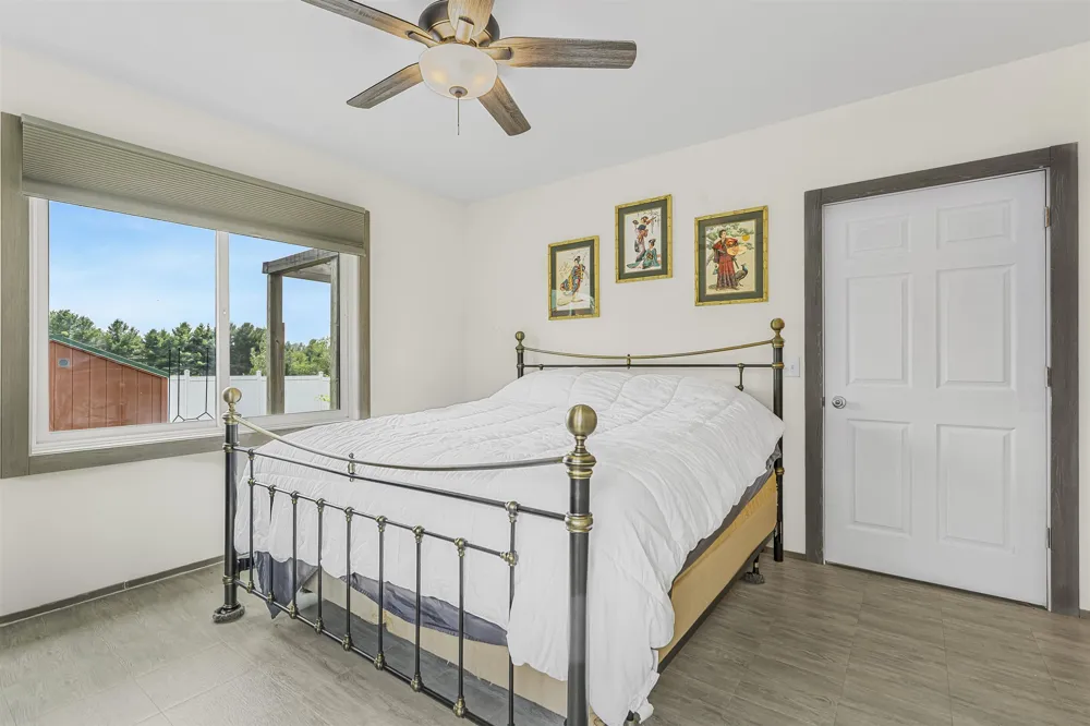 9390 S Lake Leelanau Drive Elmwood Charter Township, MI 49684