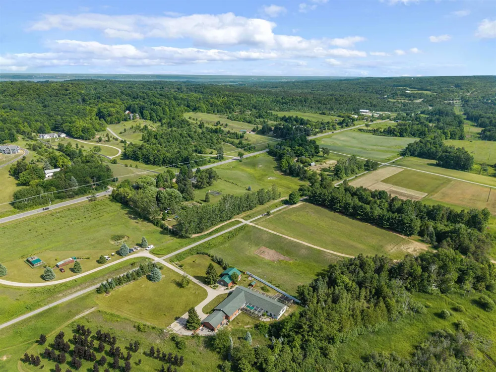 9390 S Lake Leelanau Drive Elmwood Charter Township, MI 49684