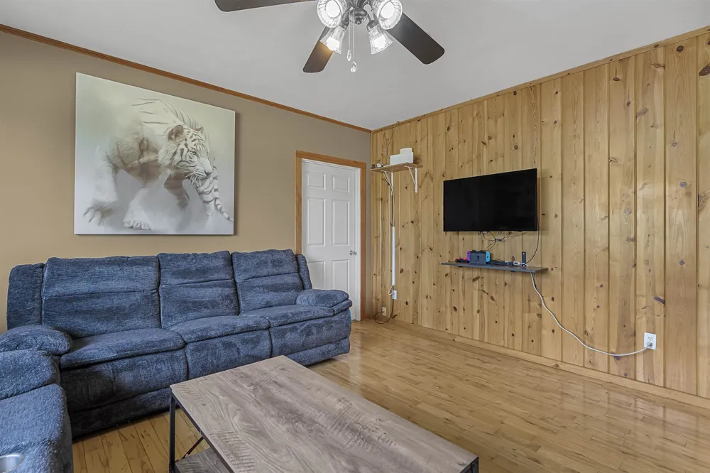 9390 S Lake Leelanau Drive Elmwood Charter Township, MI 49684