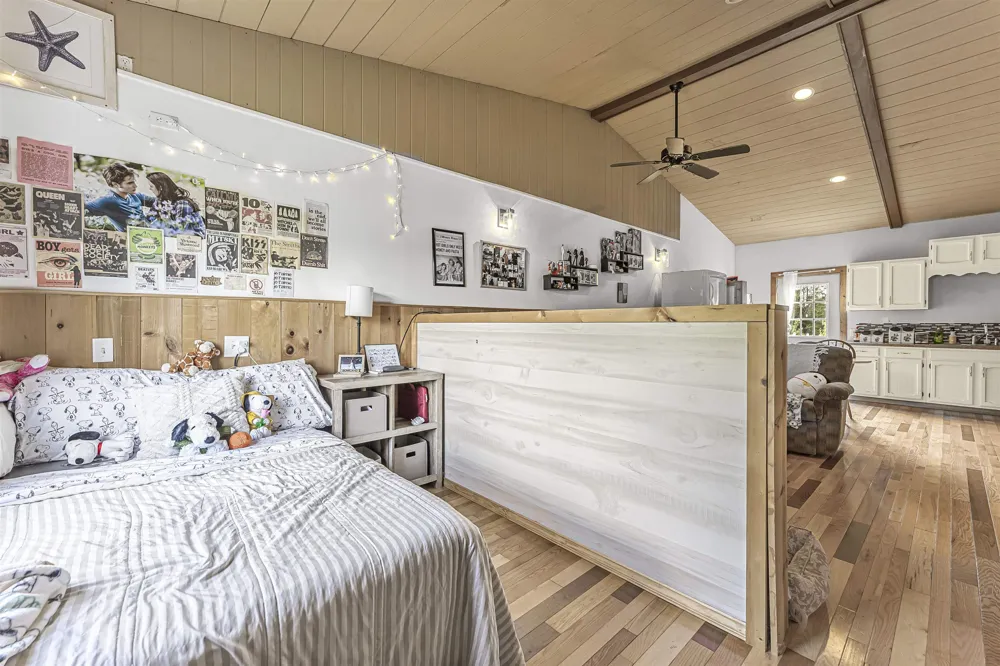 9390 S Lake Leelanau Drive Elmwood Charter Township, MI 49684