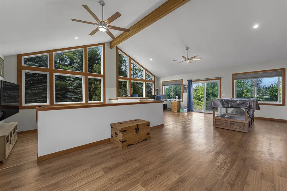 9390 S Lake Leelanau Drive Elmwood Charter Township, MI 49684