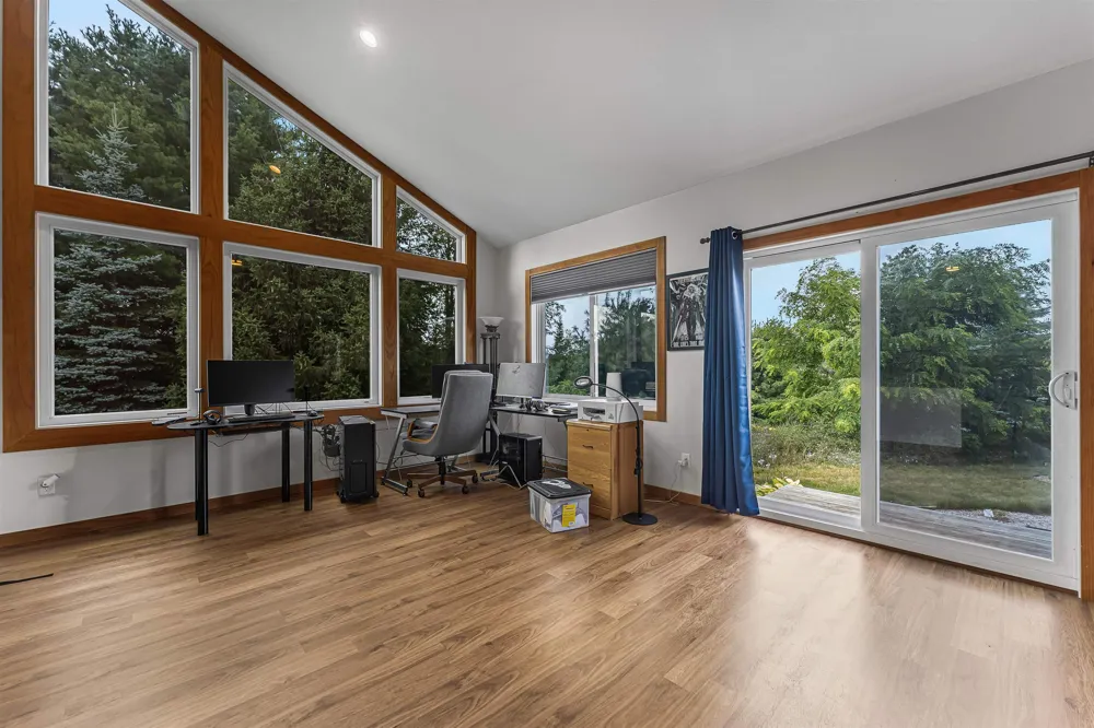 9390 S Lake Leelanau Drive Elmwood Charter Township, MI 49684