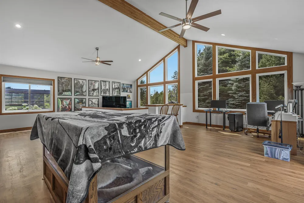 9390 S Lake Leelanau Drive Elmwood Charter Township, MI 49684