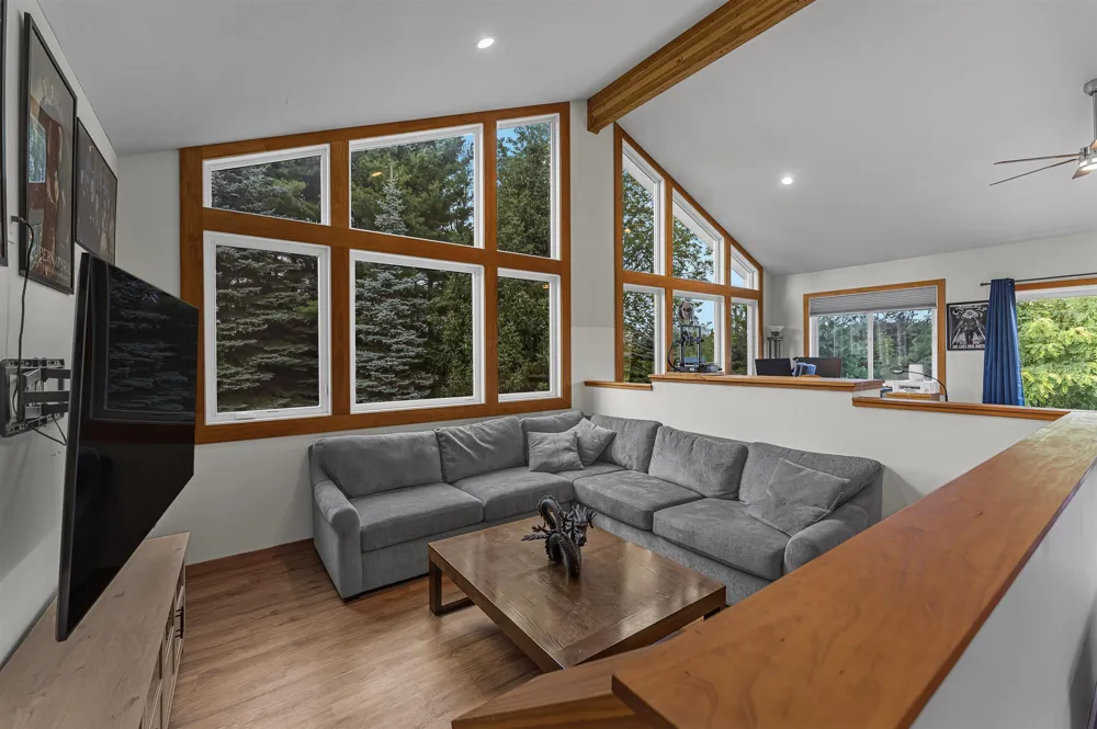 9390 S Lake Leelanau Drive Elmwood Charter Township, MI 49684