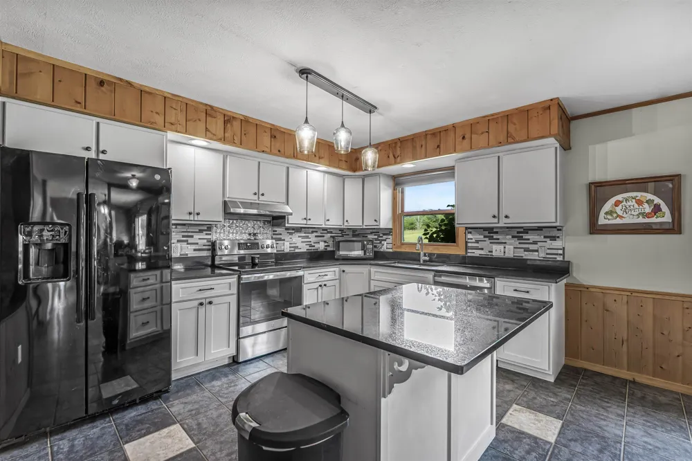9390 S Lake Leelanau Drive Elmwood Charter Township, MI 49684